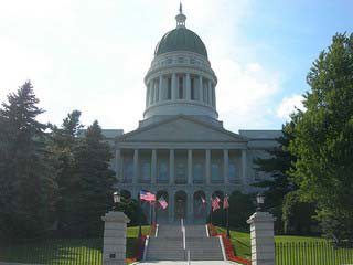 maine state capitol sunny day
