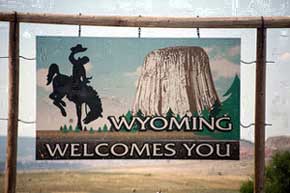 wyoming state welcome sign